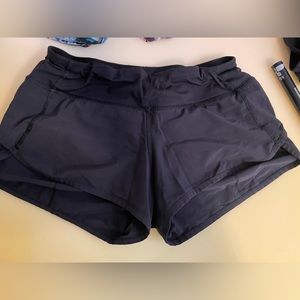 lululemon black size 4 speed up shorts 2.5 inch